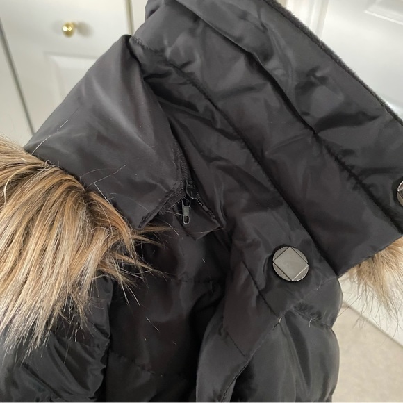 Women's Classic Down Coat with Faux-Fur Hood, size L NWT - Picture 4 of 14